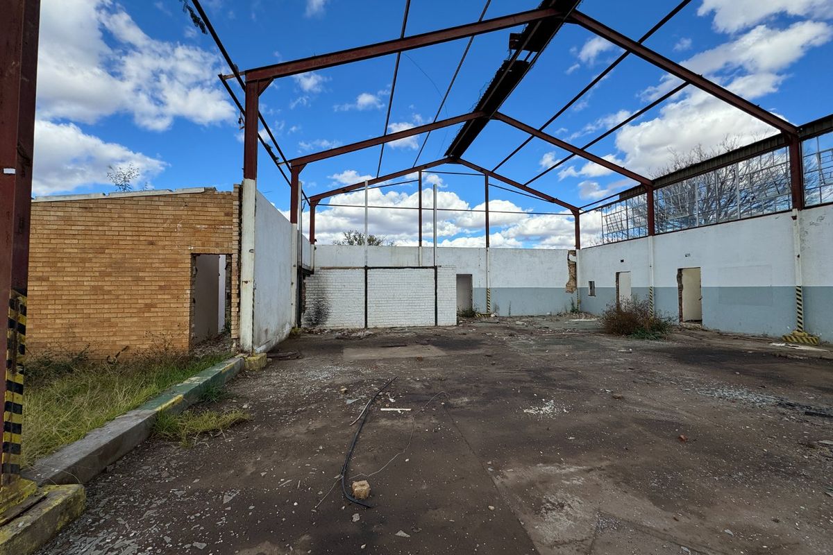 Industrial property - Photo 3