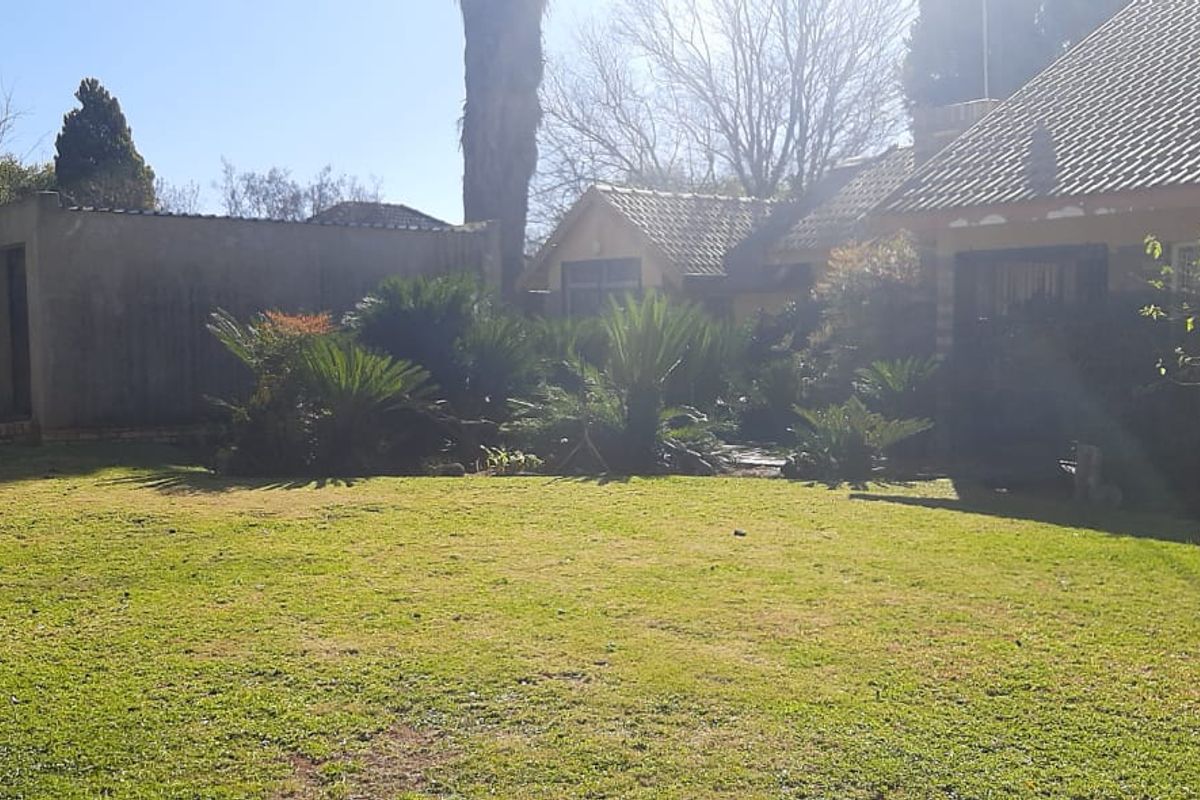 Charming 3-Bedroom Family Home with Flatlet & Pool – Priced to Sell! - Photo 4