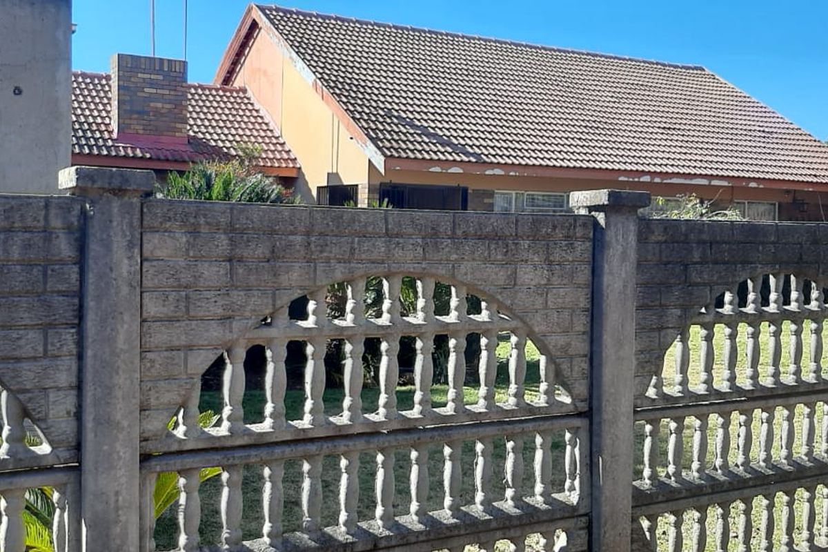 Charming 3-Bedroom Family Home with Flatlet & Pool – Priced to Sell! - Photo 3