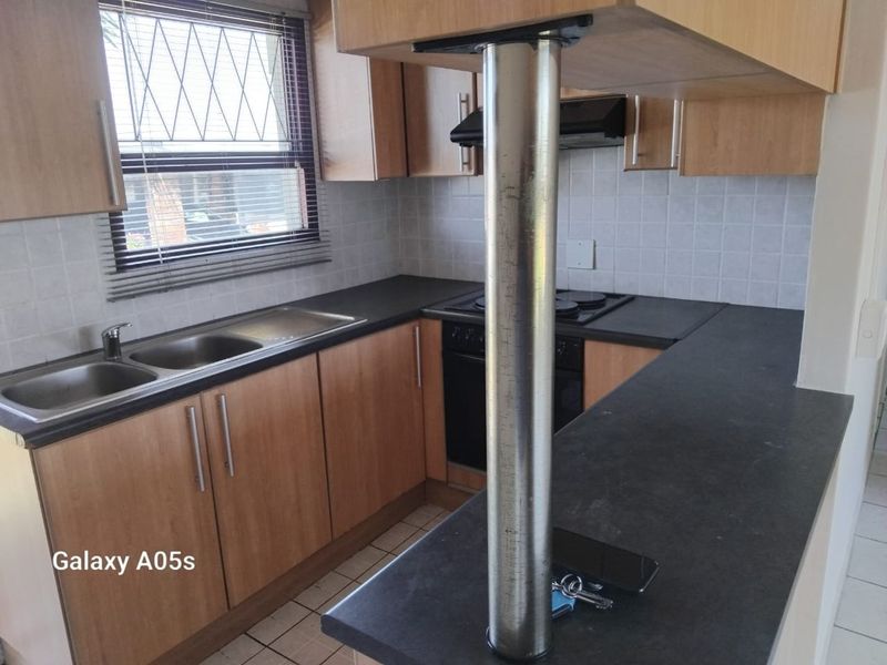 Immaculate 3 Bed  unit in Eikehof - Photo 5