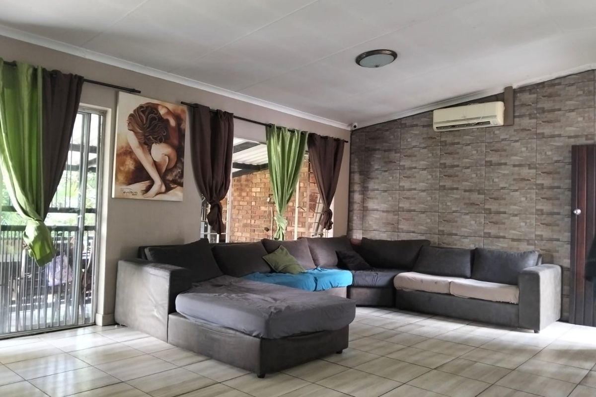 3 Bedroom house for Sale in Wierda Park - Photo 3