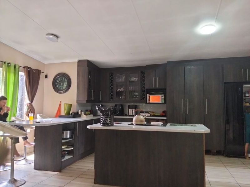 3 Bedroom house for Sale in Wierda Park - Photo 7