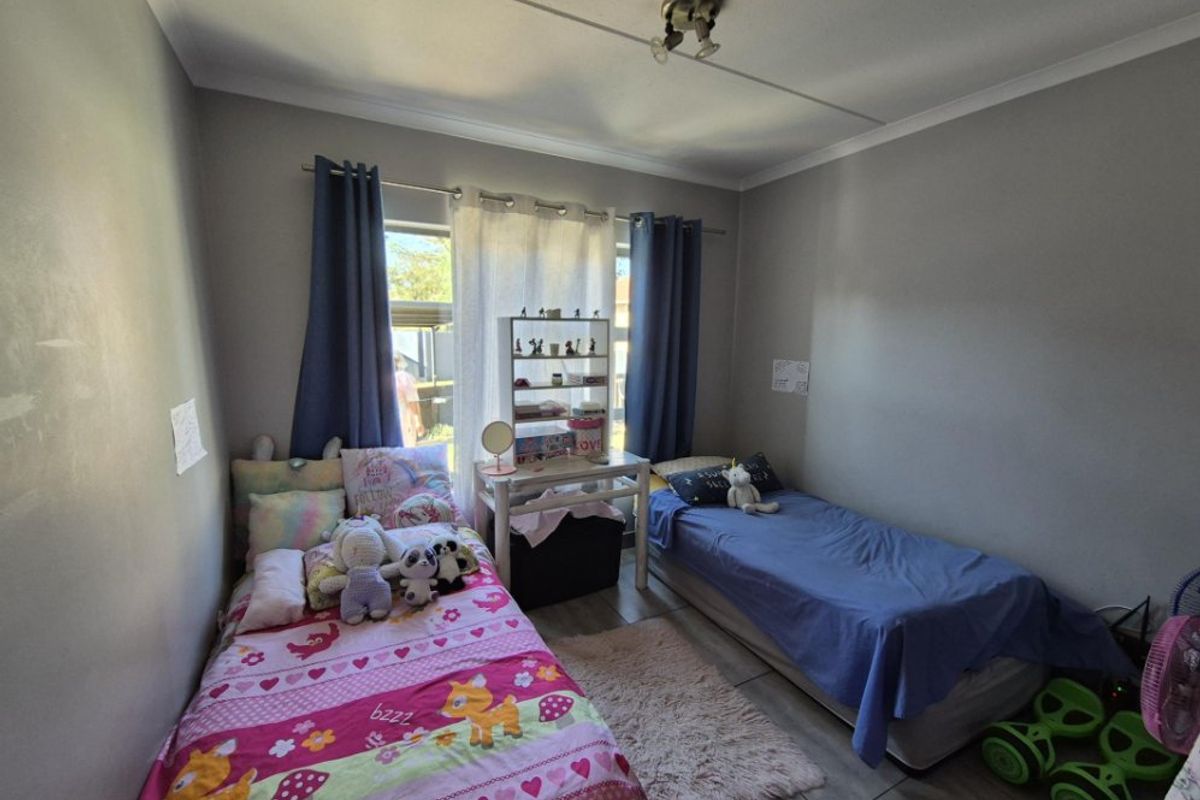 Modern 3-Bedroom Townhouse – Stylish, Secure & Perfectly Located! - Photo 5