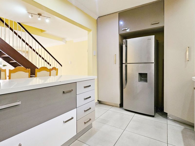 A stunning duplex unit in Three Rivers Proper. - Photo 4