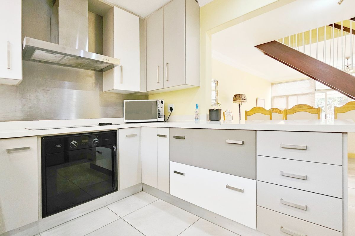 A stunning duplex unit in Three Rivers Proper. - Photo 3