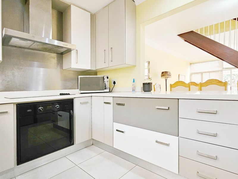 A stunning duplex unit in Three Rivers Proper. - Photo 3