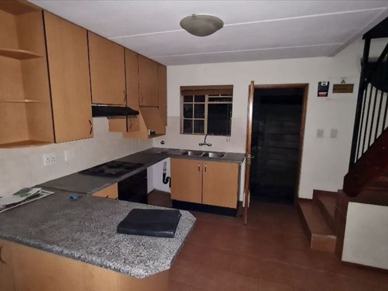 Modern Comfort Meets Practical Living - Photo 2