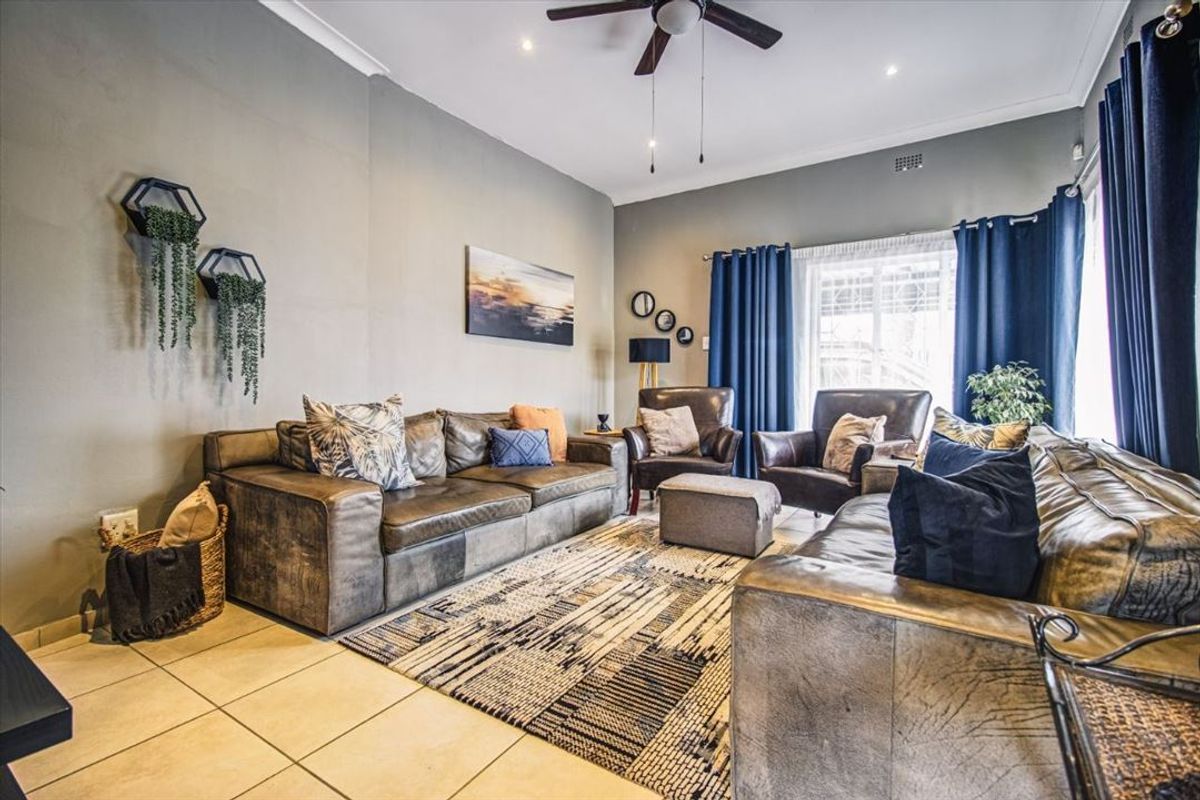 Spacious Family Home with Exceptional Features - Photo 2