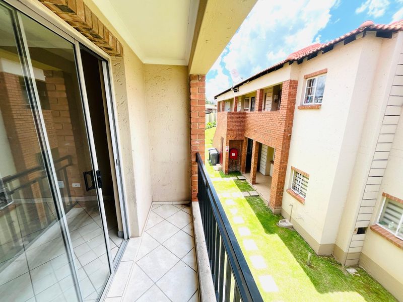 Modern 1-Bedroom Apartment for Sale in Buccleuch - Photo 7
