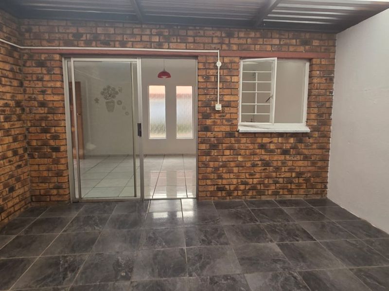 3 BEDROOM SIMPLEX  - Photo 8