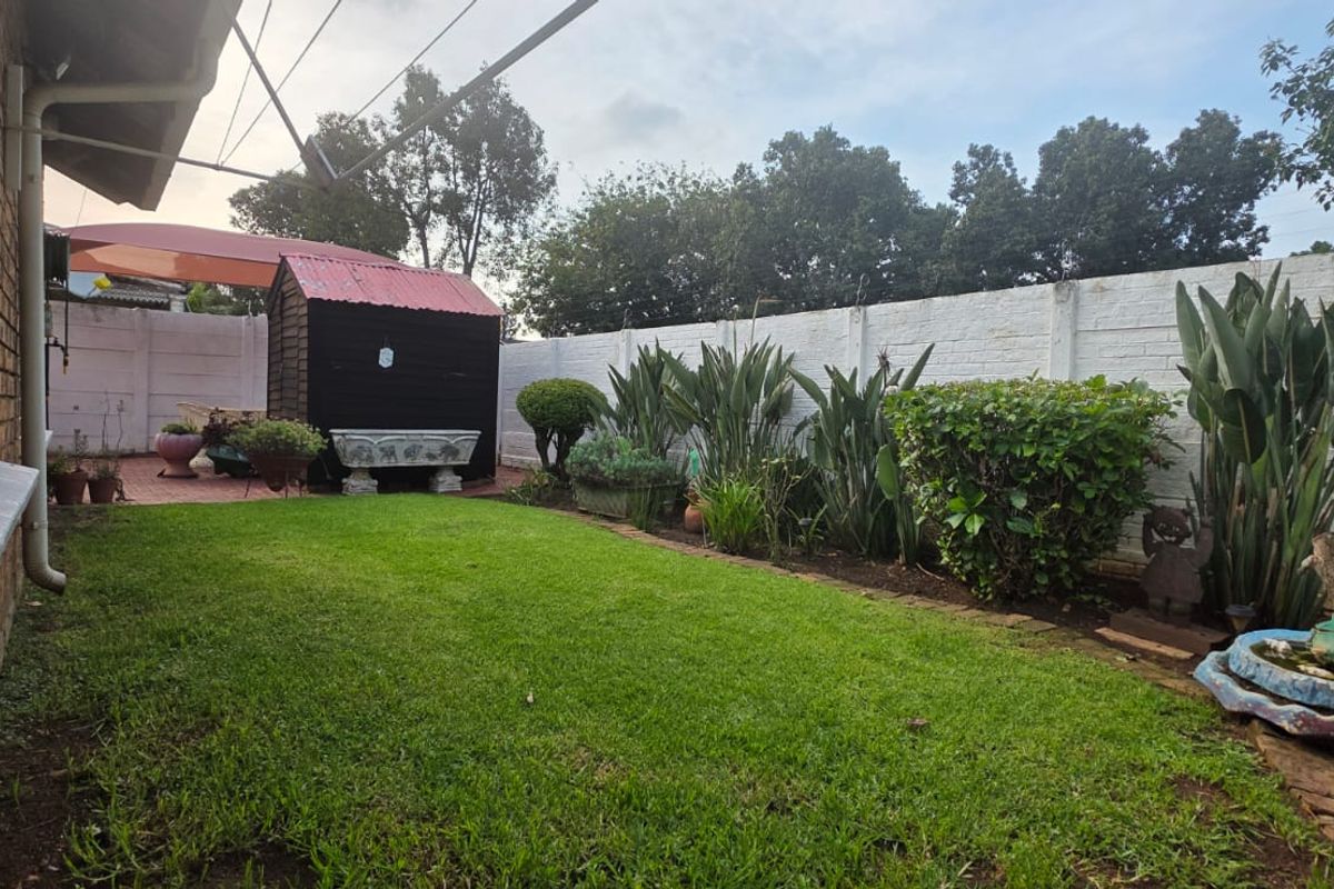 3 BEDROOM SIMPLEX  - Photo 4