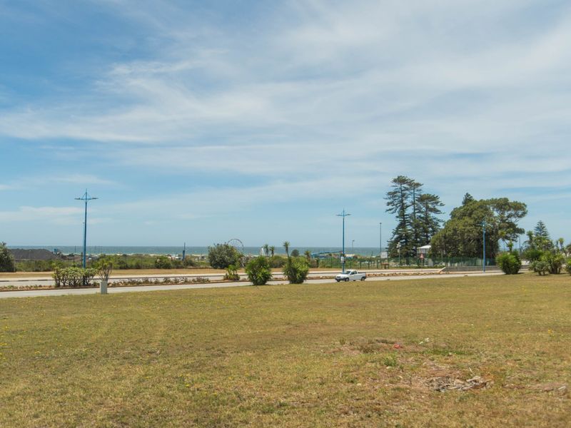 2 Bedroom Apartment / Flat for Sale in Humewood - Photo 3