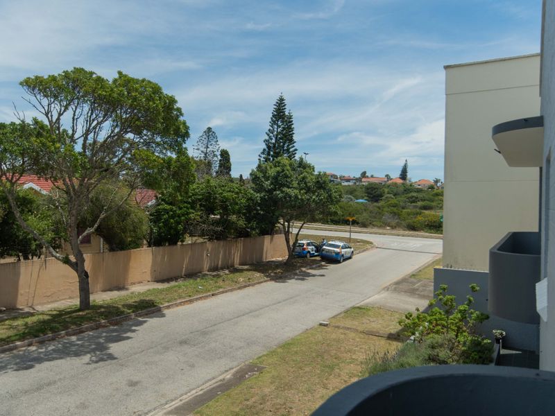 2 Bedroom Apartment / Flat for Sale in Humewood - Photo 8