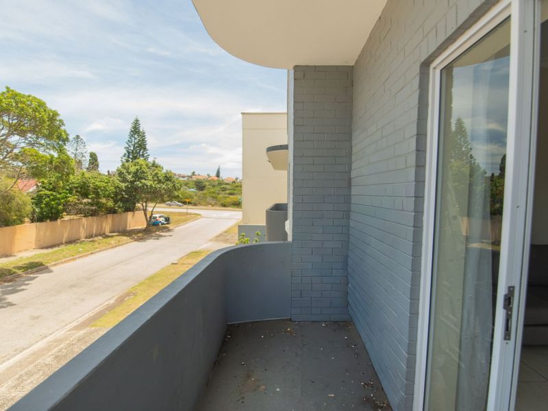 2 Bedroom Apartment / Flat for Sale in Humewood - Photo 7