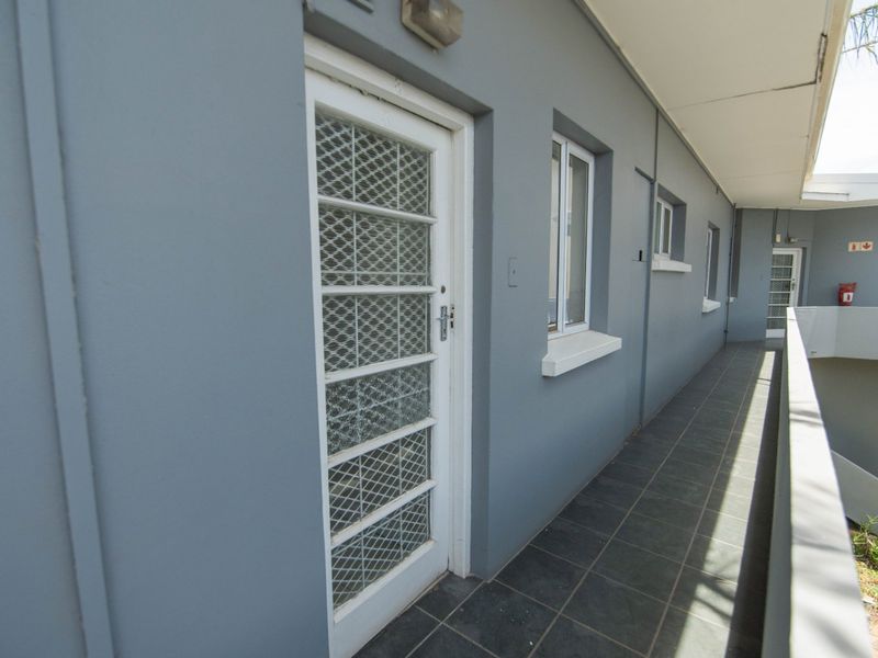 2 Bedroom Apartment / Flat for Sale in Humewood - Photo 6