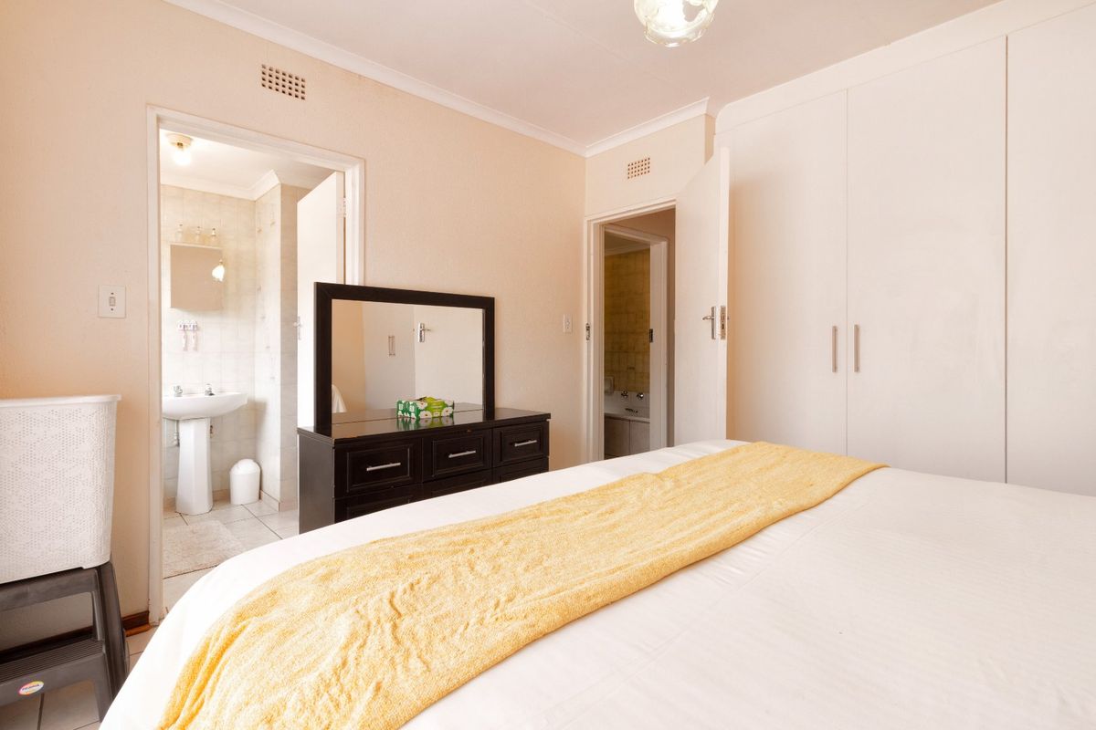 Charming 3-Bedroom Family Home in a Secure Krugersdorp Complex - Photo 5