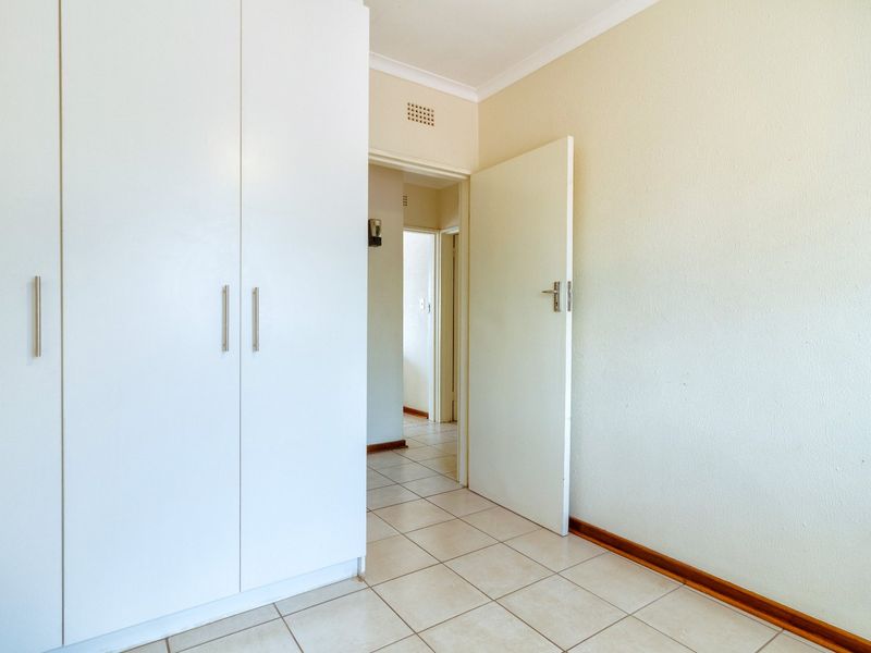 Charming 3-Bedroom Family Home in a Secure Krugersdorp Complex - Photo 9