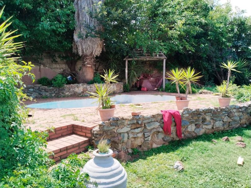 Calling all investors, flippers, or home buyers looking for a renovation project for 2026 - Photo 4