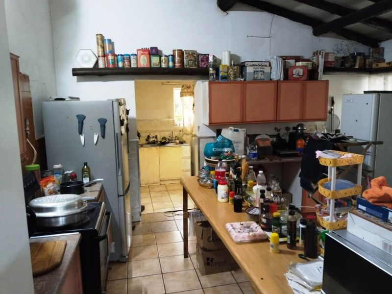 Calling all investors, flippers, or home buyers looking for a renovation project for 2026 - Photo 10