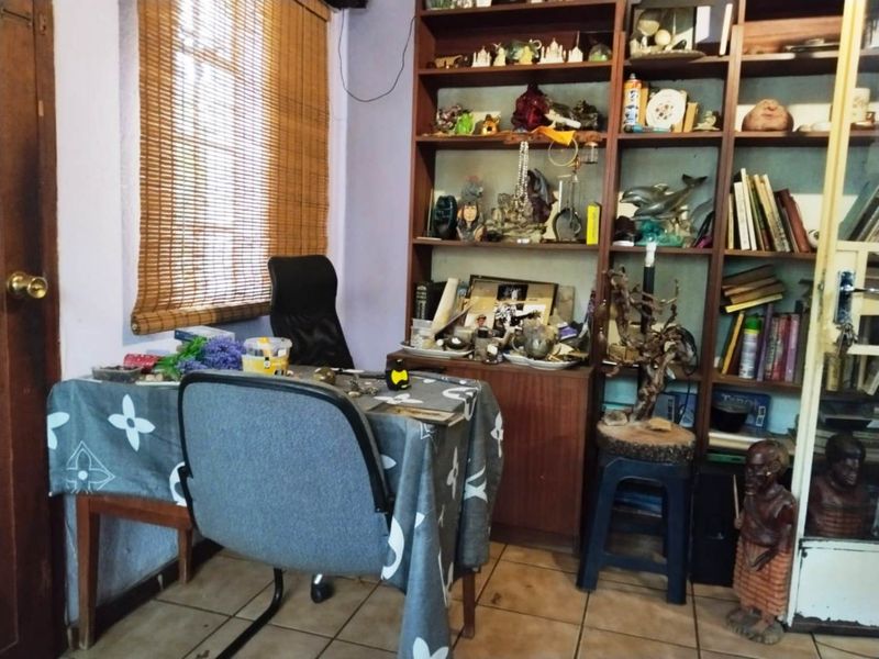 Calling all investors, flippers, or home buyers looking for a renovation project for 2026 - Photo 9