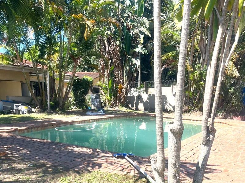 Three Bed Family Home on shared property, with pool To Let- Creak Street, Pinetown - Photo 5