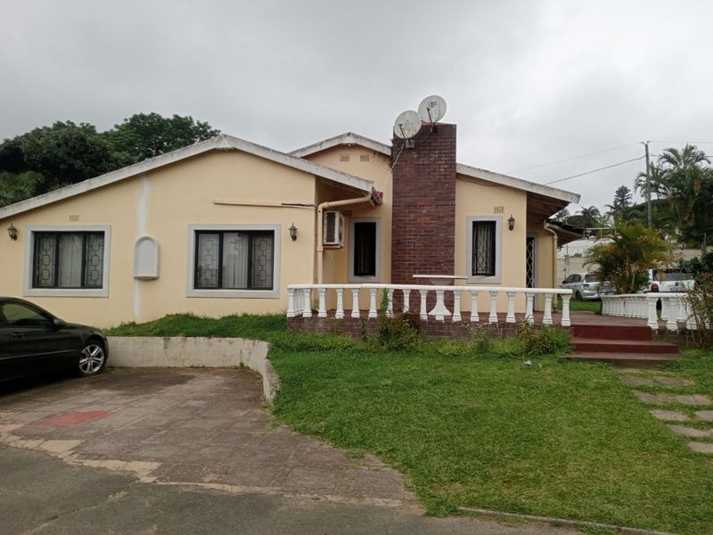 A family home in Pinetown - Photo 10