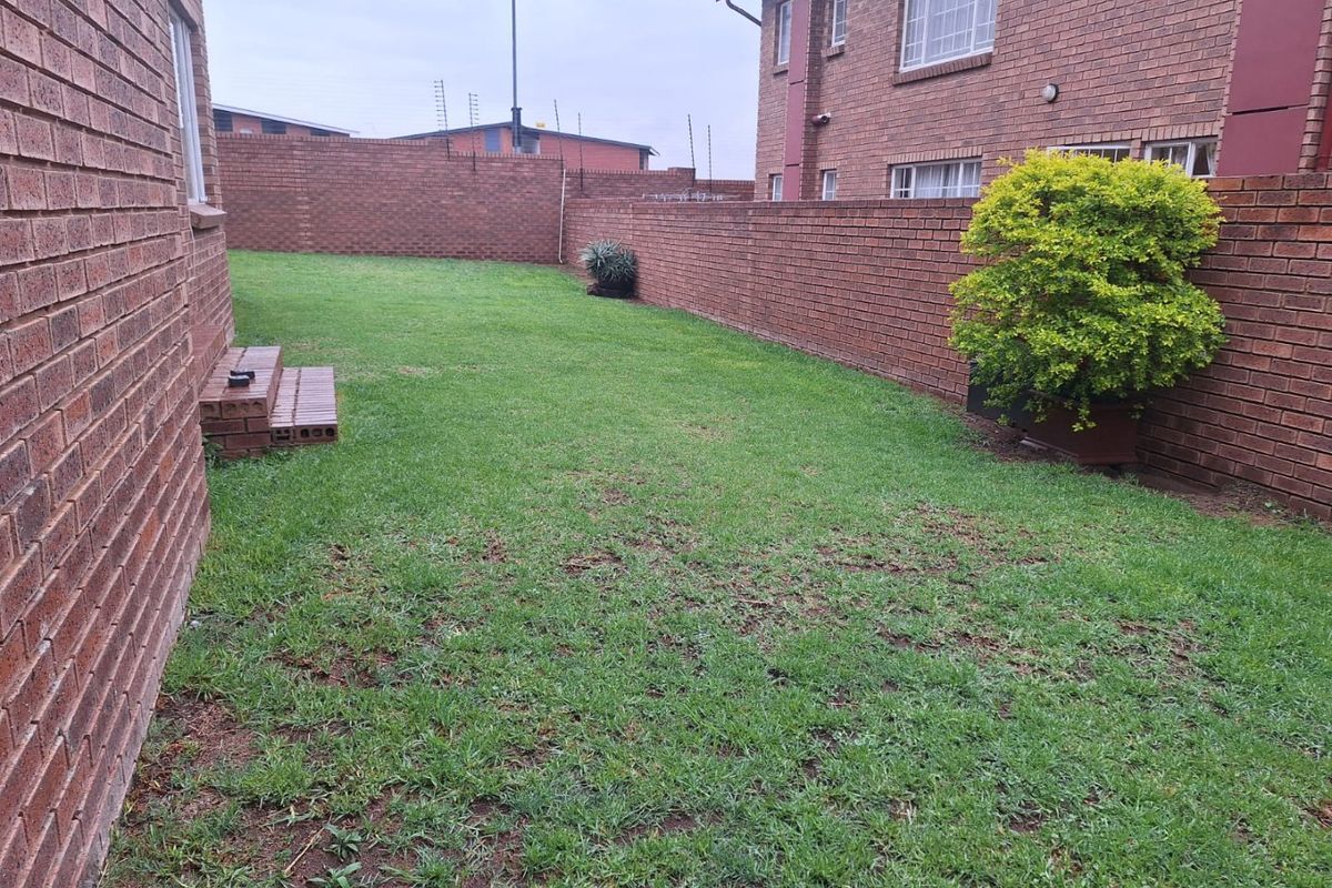 Ground Floor Gem with Private Garden in Secure Complex - Photo 4