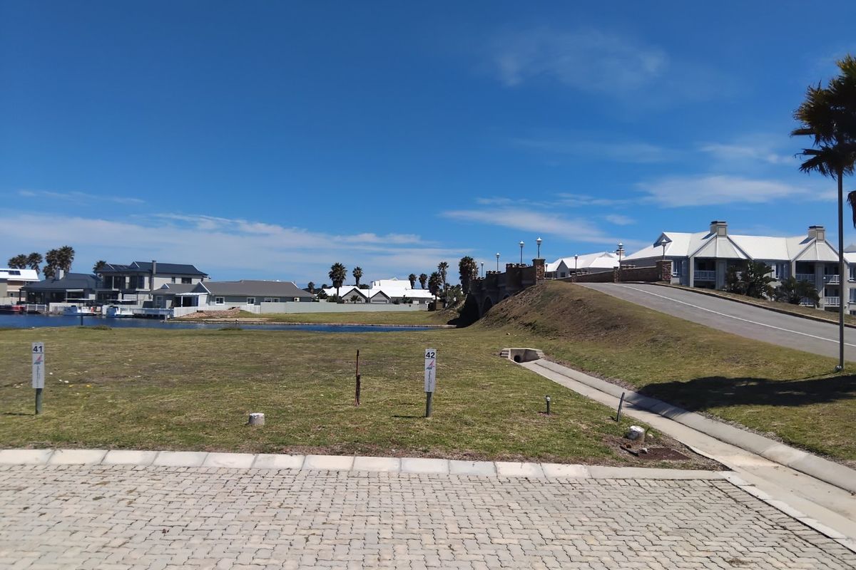 Vacant land on channel  Marina Martinique Jeffreys Bay - Photo 3