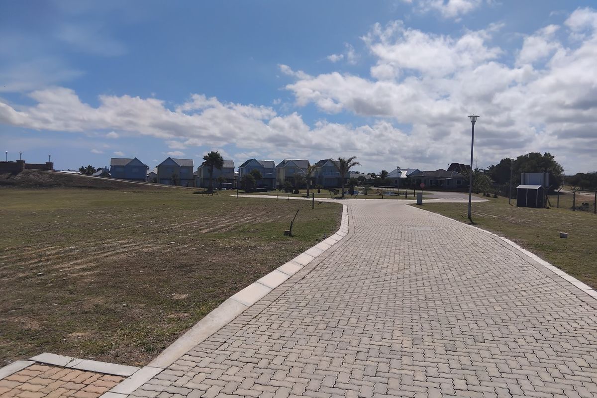 Vacant land on channel  Marina Martinique Jeffreys Bay - Photo 2