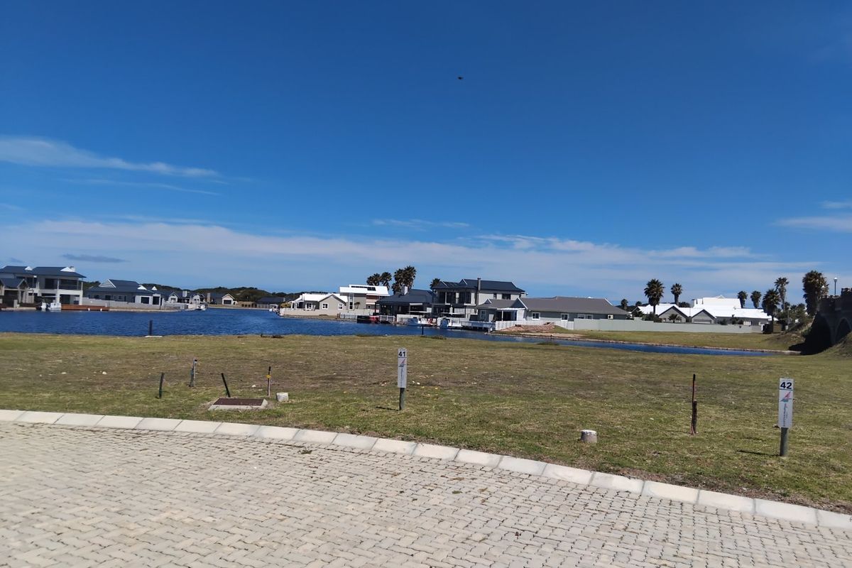 Vacant land on channel  Marina Martinique Jeffreys Bay - Photo 4