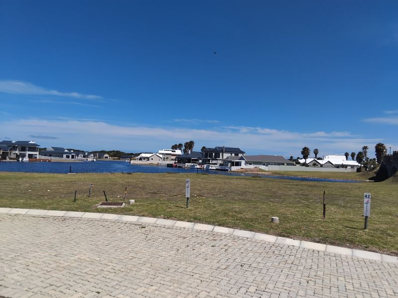 Vacant land on channel  Marina Martinique Jeffreys Bay - Photo 4