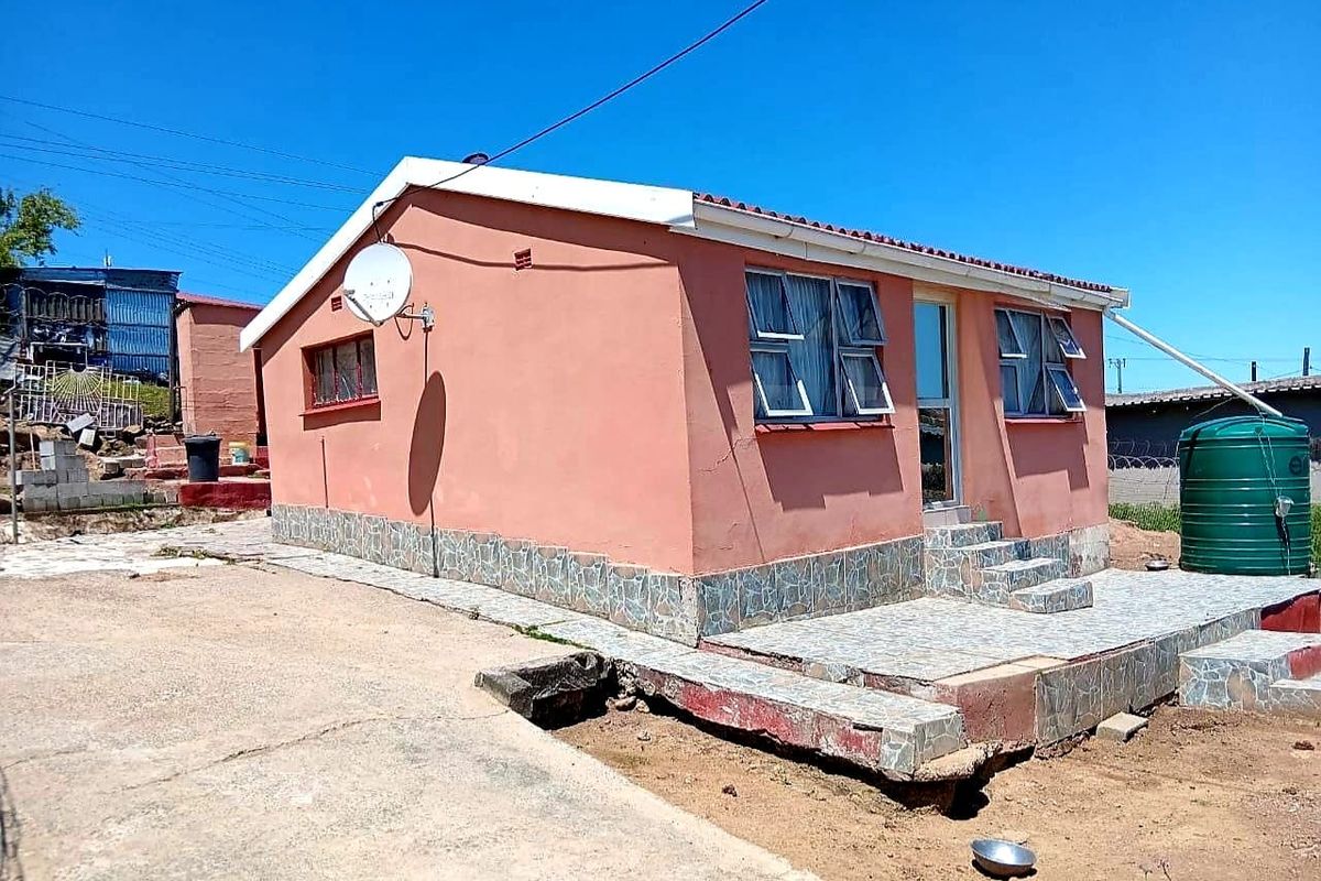 4 Bedroom House for in Mdantsane - Photo 2