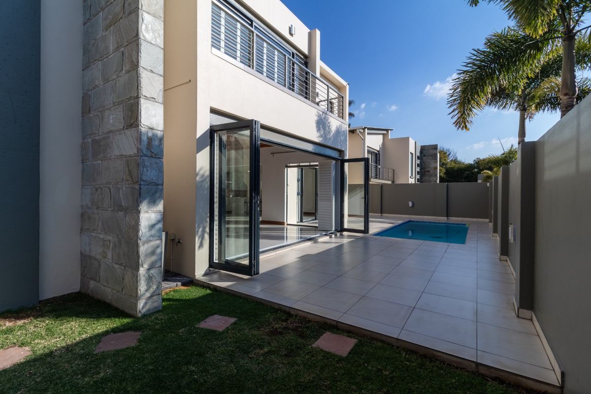 Modern 3 Bedroom Luxury Cluster Home for Sale In Bedfordview - Photo 4