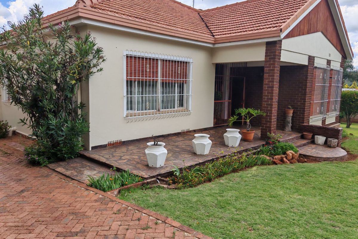 3-bedroom home for sale in Observatory. - Photo 2