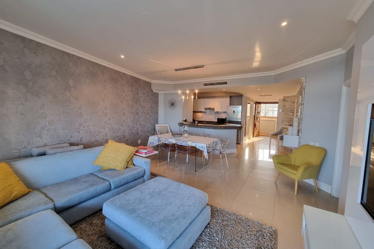 Exquisite 3 Bedroom Unit with Spectacular Views - Photo 4