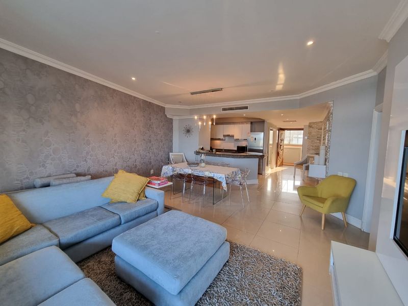 Exquisite 3 Bedroom Unit with Spectacular Views - Photo 4