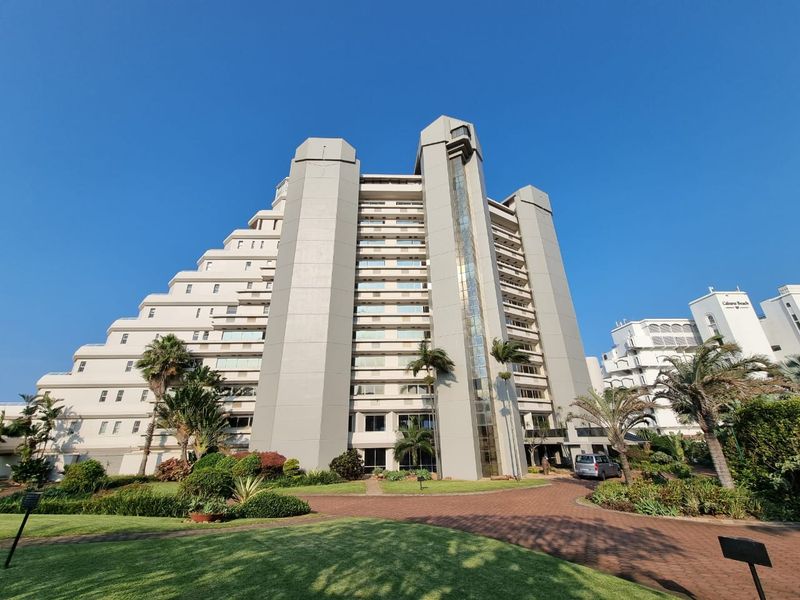 Exquisite 3 Bedroom Unit with Spectacular Views - Photo 1
