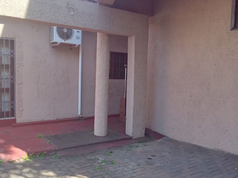 5 Bedroom House For Sale in Ramsgate - Photo 3