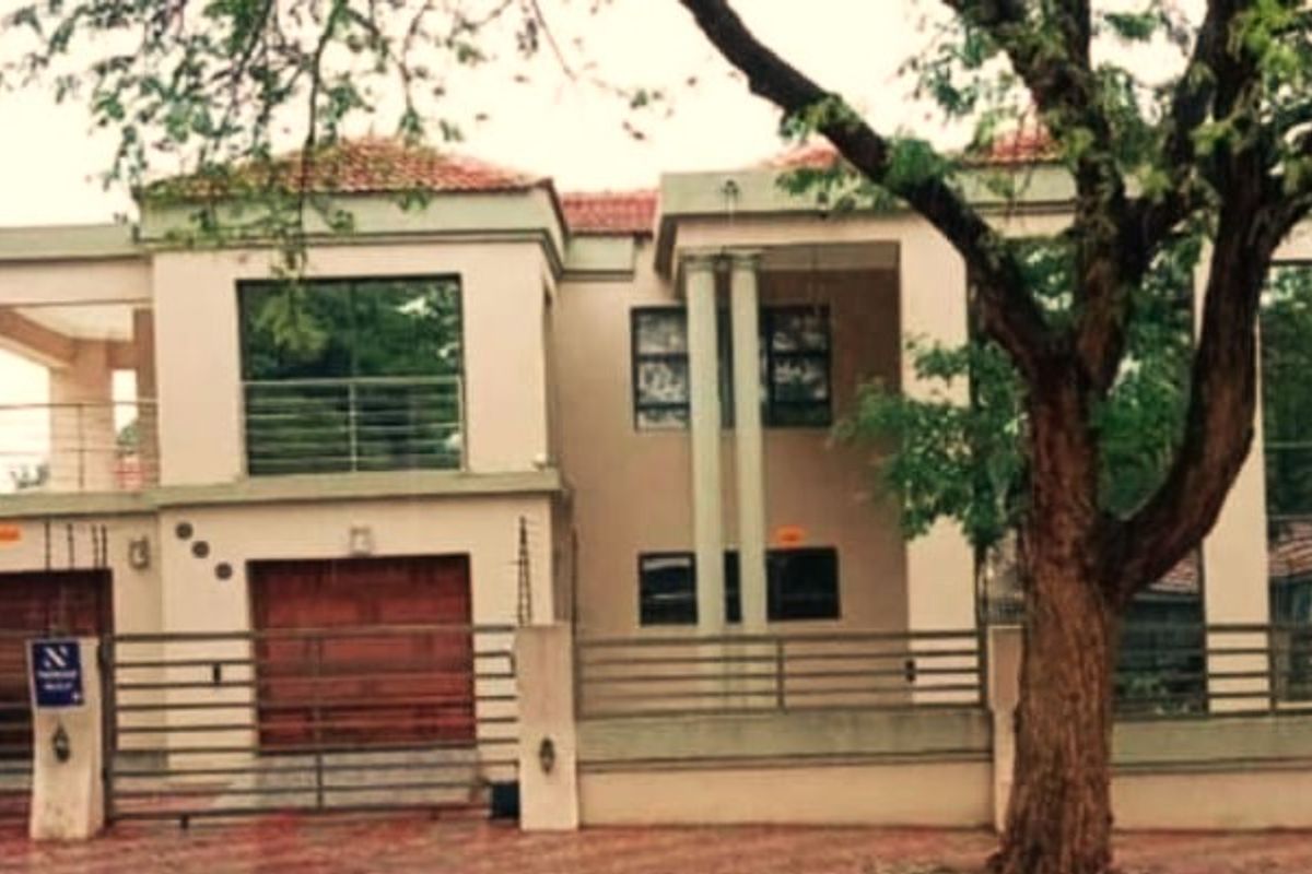 Well located, well built, well maintained! - Photo 2