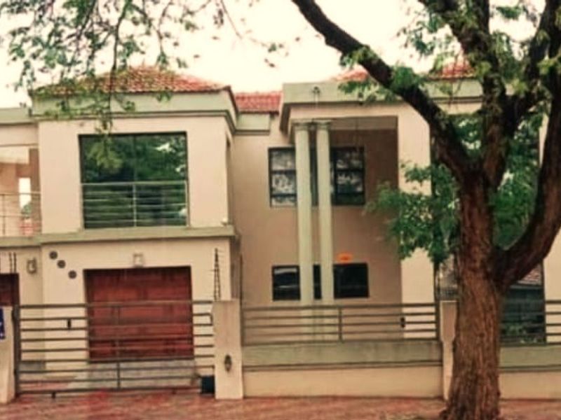 Well located, well built, well maintained! - Photo 2