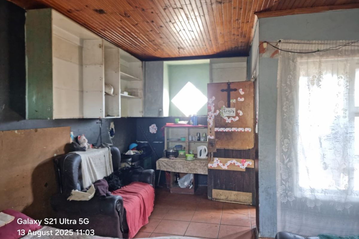 Bargain Investment Opportunity in Kleinvlei – 2 Homes on 1 Property!  EXCLUSIVE SOLE MANDATE!!!!! - Photo 2