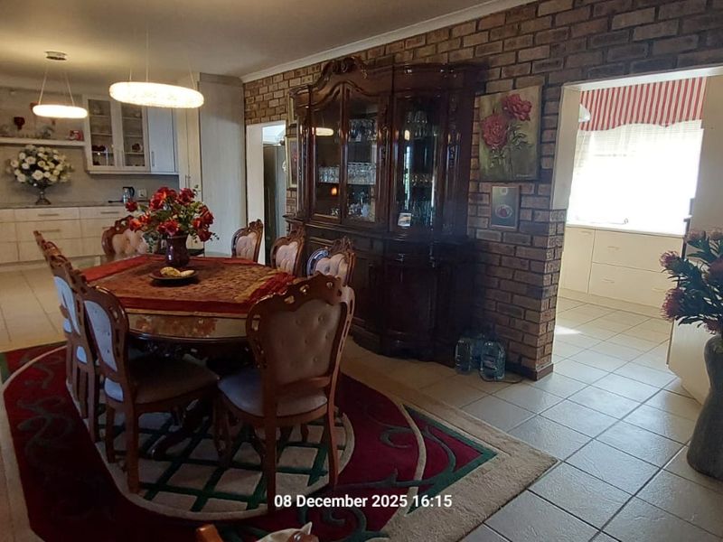 Spectacular Home For Sale in Jeffreys Bay  - Photo 10