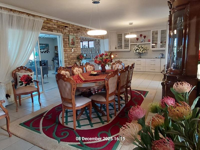 Spectacular Home For Sale in Jeffreys Bay  - Photo 9