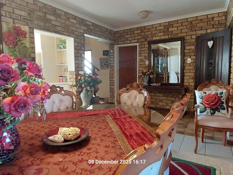Spectacular Home For Sale in Jeffreys Bay  - Photo 8