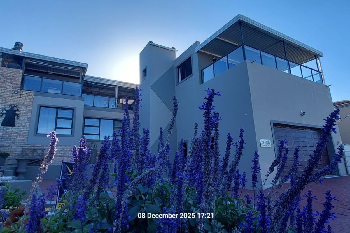 Spectacular Home For Sale in Jeffreys Bay  - Photo 2