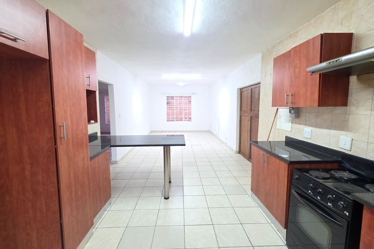 Beautiful 2-Bedroom Home in a Quiet Sought-After Area - Photo 4