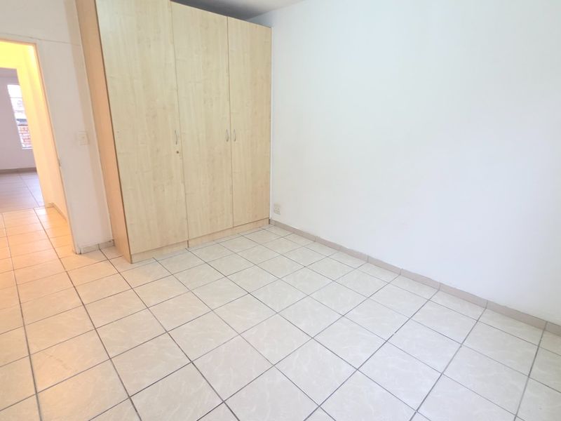 Beautiful 2-Bedroom Home in a Quiet Sought-After Area - Photo 10