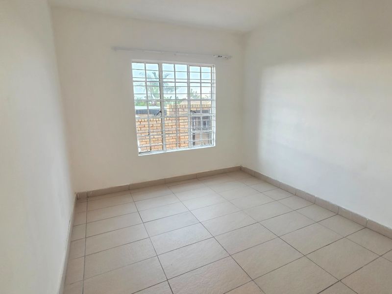 Beautiful 2-Bedroom Home in a Quiet Sought-After Area - Photo 7