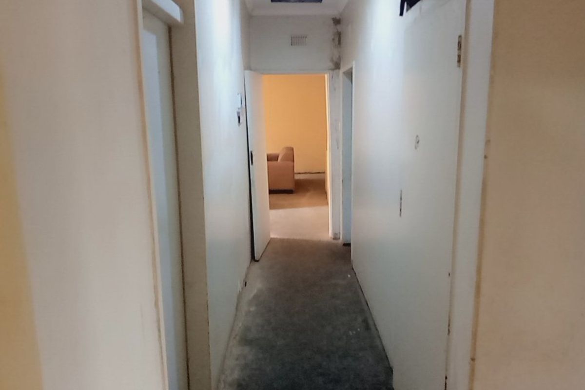 Affordable Spacious Corner Stand Home in Stilfontein Ext 2 – R425,000 - Photo 3