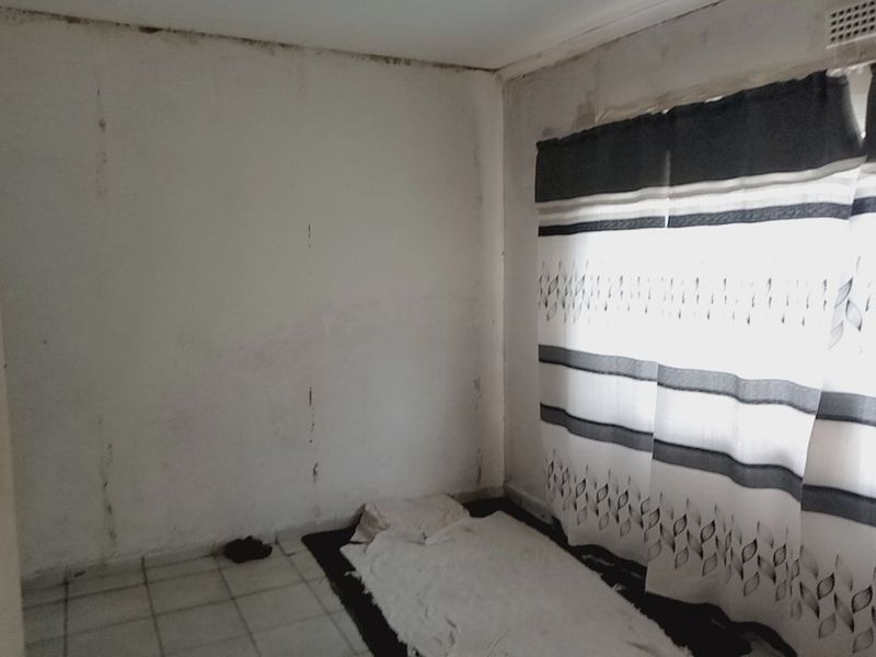 Affordable Spacious Corner Stand Home in Stilfontein Ext 2 – R425,000 - Photo 2